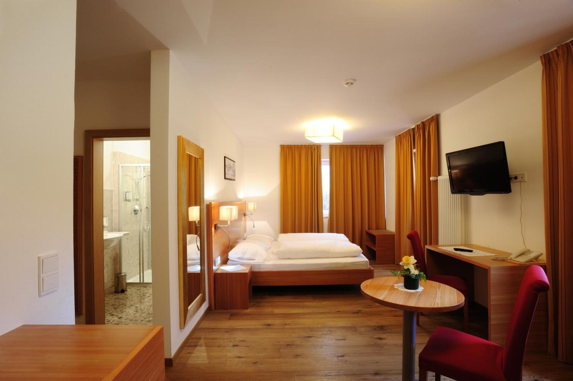 Hotel Teutschhaus 코르티나 술라 스트라다 델 비노 외부 사진
