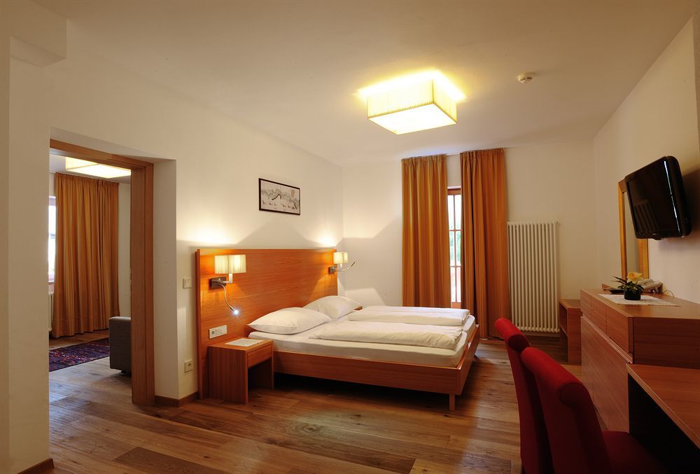 Hotel Teutschhaus 코르티나 술라 스트라다 델 비노 외부 사진